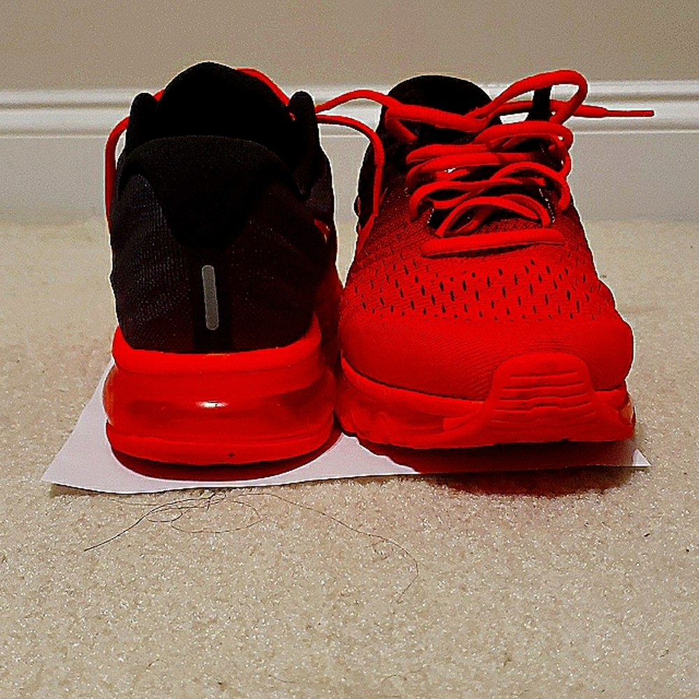 NEW NIKE VAPORMAX SIZE 10
